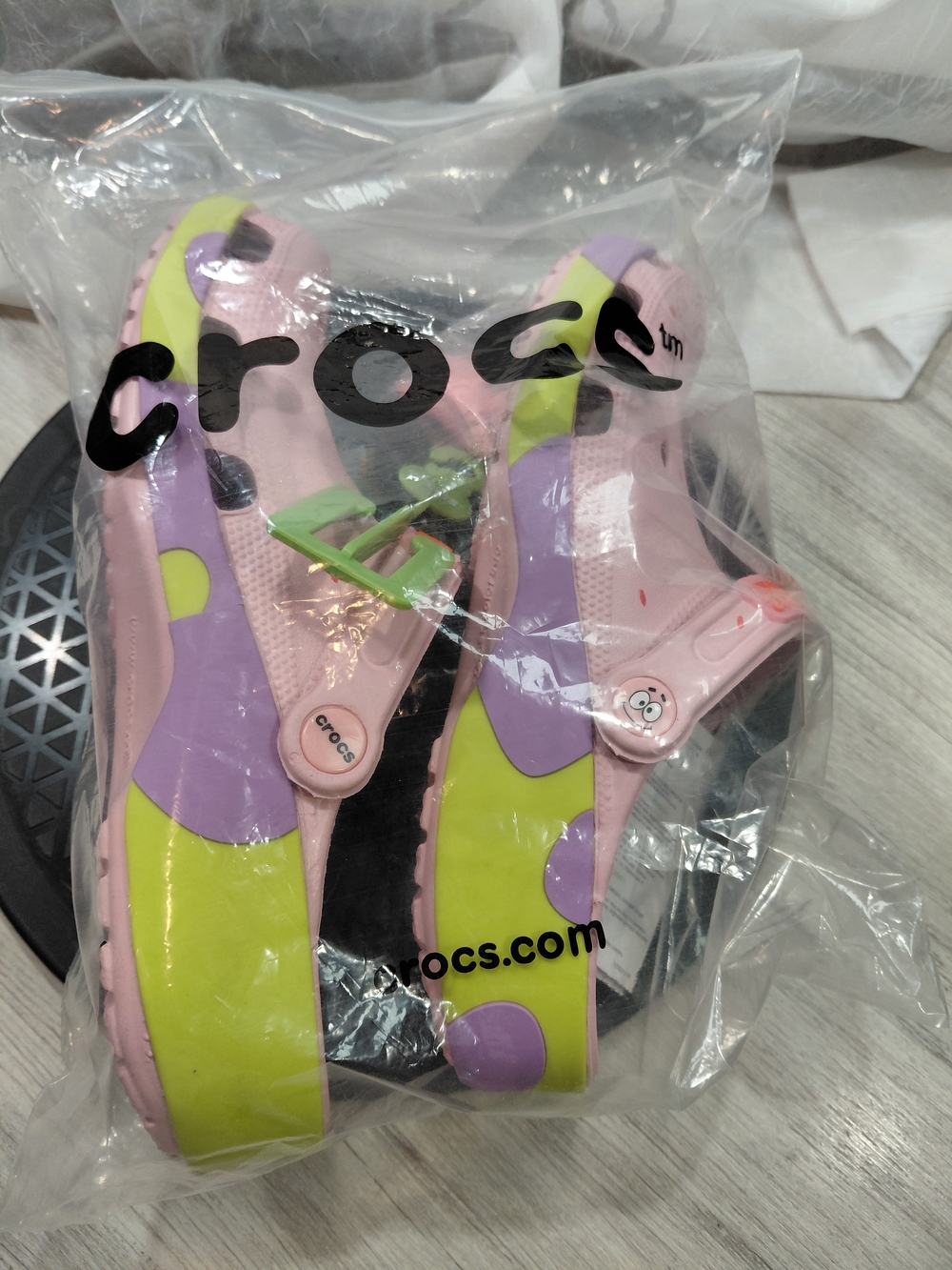 NWT Classic Crocs Patrick Star Themed Clog Limited Edition SIZE W9 M7 - Picture 15 of 15